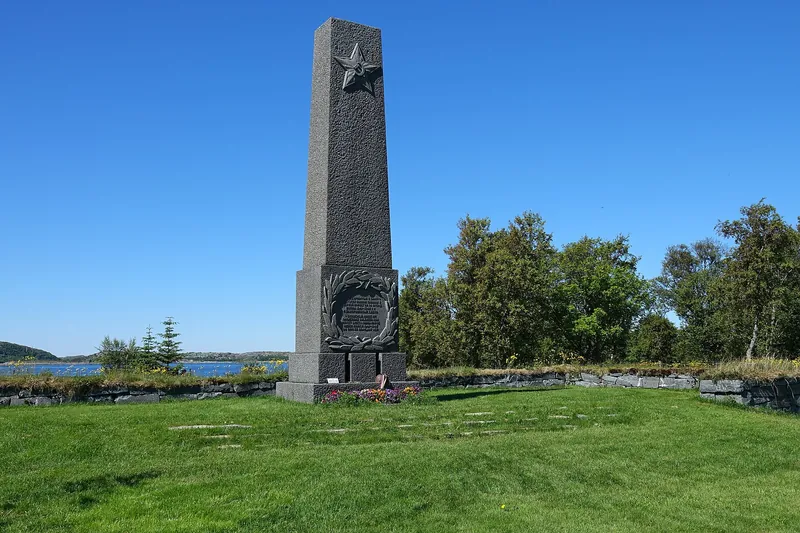 Tjøtta war cemeteries