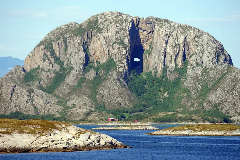 Torghatten